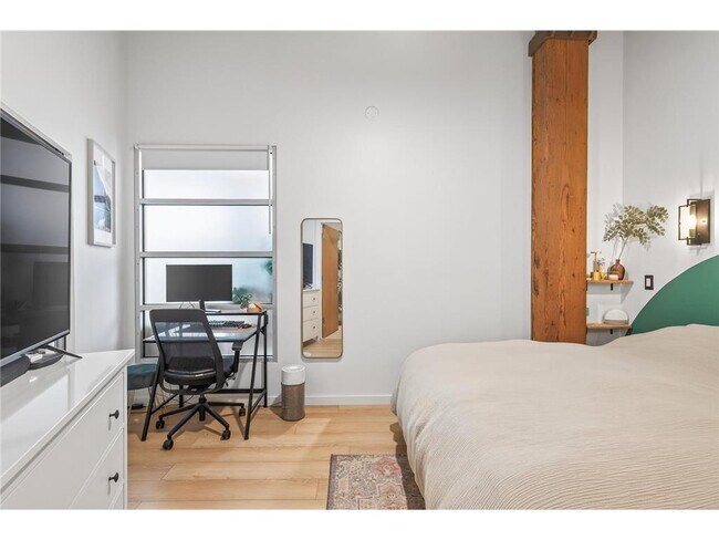 Building Photo - 404 N Washington Ave