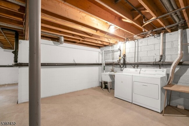 Building Photo - 10 Shelley Pl