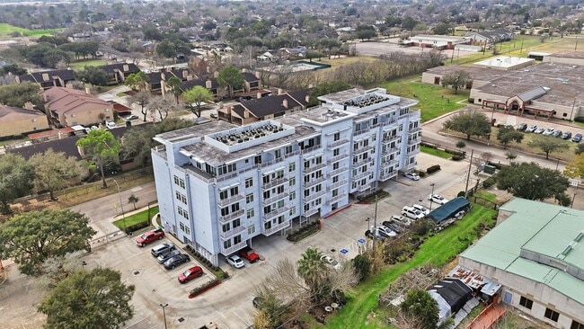 Building Photo - 6955 Turtlewood Dr
