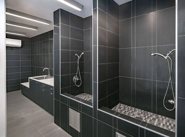 Building Photo - 1548 Spring Hill Rd