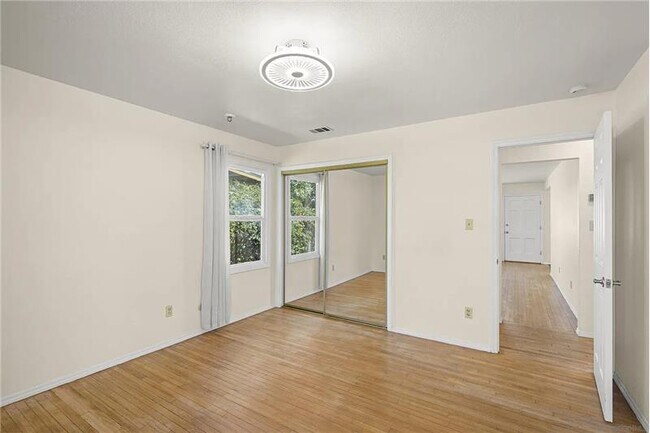 Building Photo - 2762 Ridge View Dr