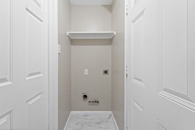 Building Photo - 7103 Biton Dr