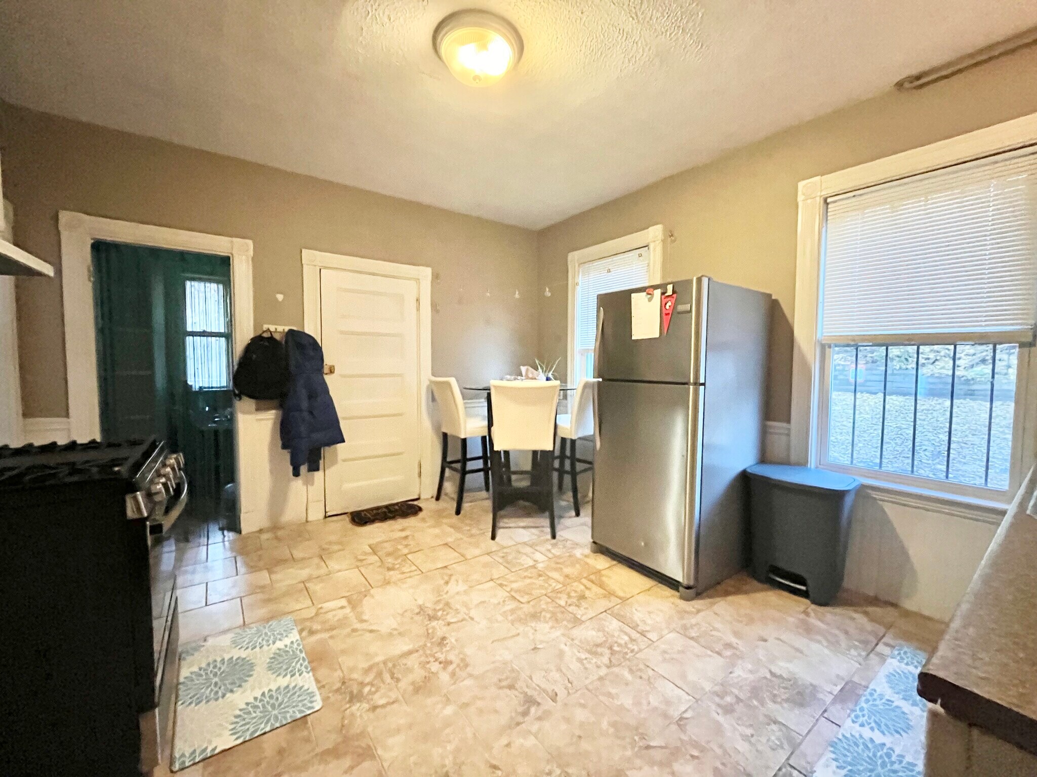 Building Photo - 12 Bucknam St