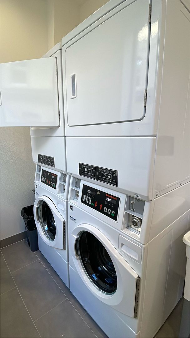 Building Photo - 1010 Grant Ave