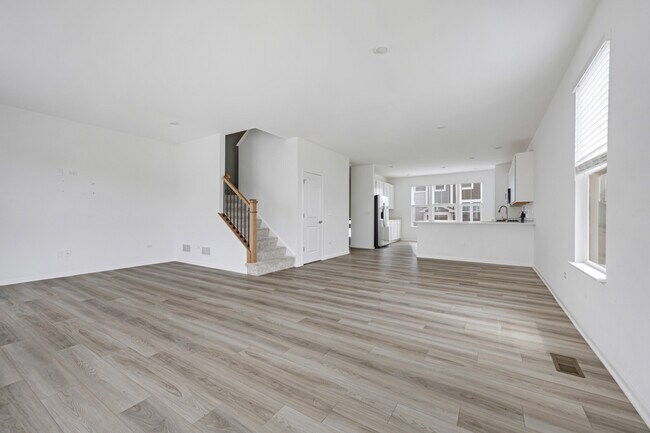 Building Photo - 553 Wolverine Dr