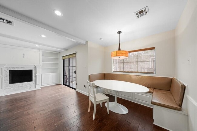 Building Photo - 12707 Trail Hollow Dr