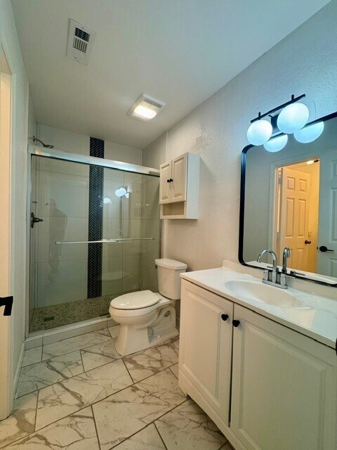 Building Photo - 207 Jonathan Dr