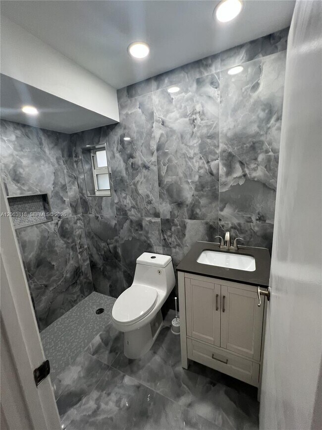 Building Photo - 289 SW 159th Ln