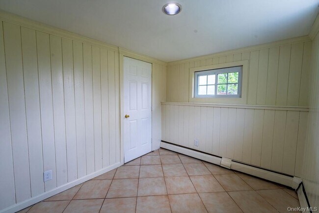Building Photo - 5 Idlewild Dr