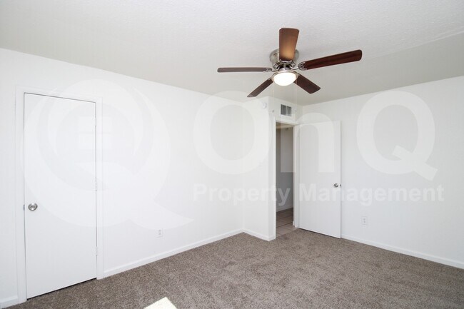 Building Photo - 2926 W McKinley St