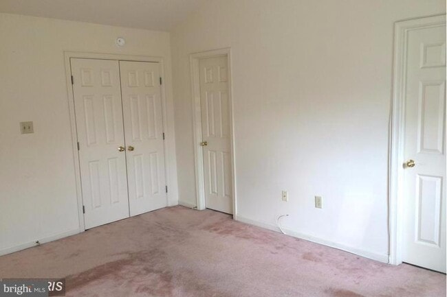 Building Photo - 7300 Rocky Creek Dr