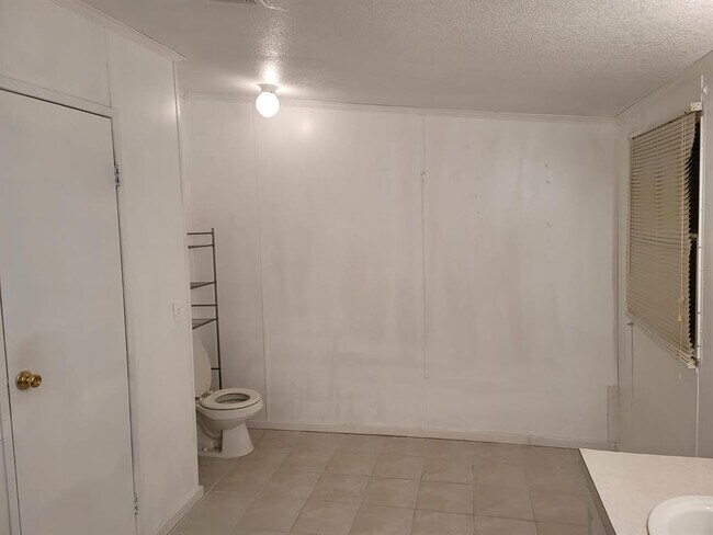 Building Photo - 8922 Witter Ln