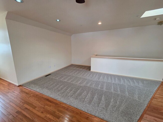 Building Photo - Beautiful Home Available in Evian!