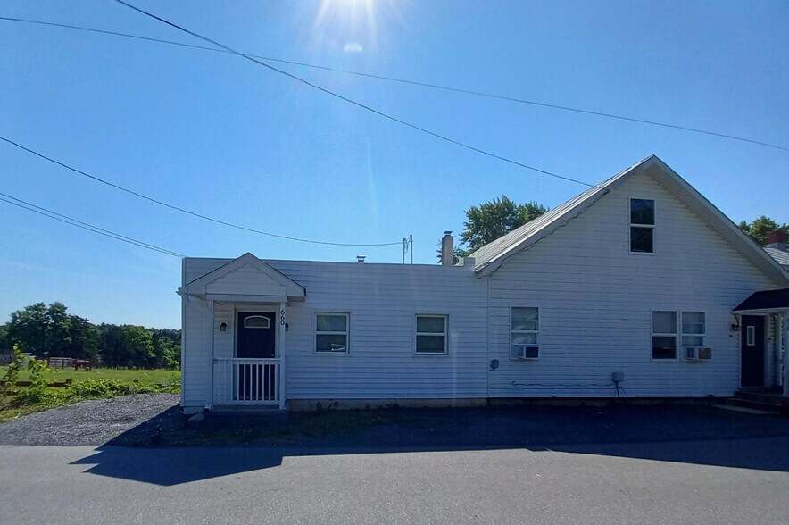 Building Photo - 660 Capon St