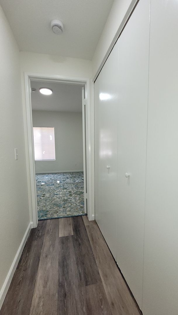 Building Photo - River Colony townhome - centrally located