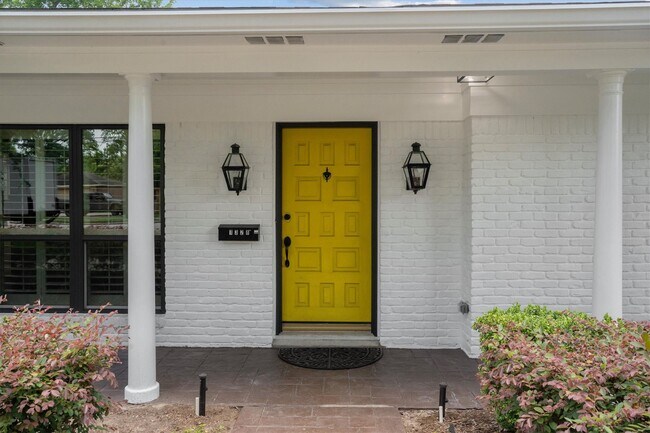 Building Photo - 1328 Bingle Rd