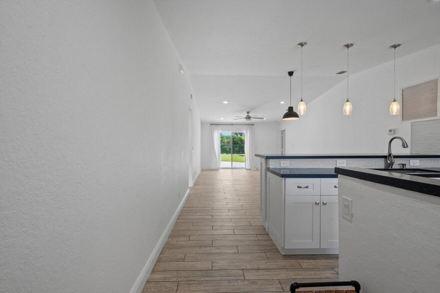 Building Photo - 3800 Miramontes Cir