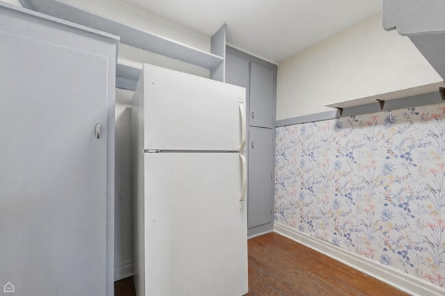 Building Photo - 235 Greenwood St