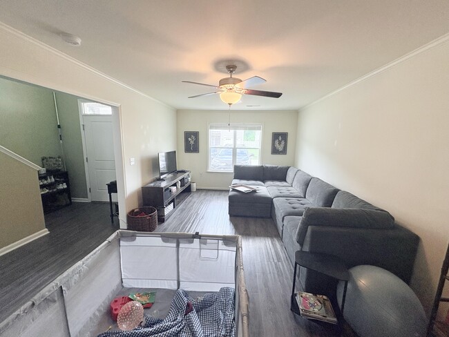 Building Photo - 456 Sullivan Loop Rd