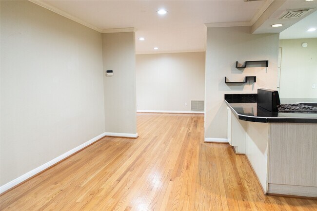 Building Photo - 5564 Aspen St