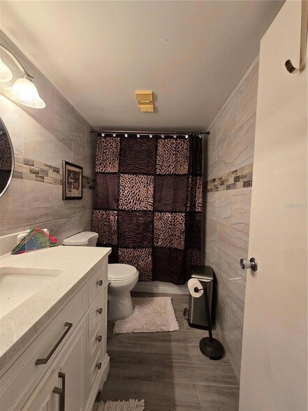 Building Photo - 105 4th Ave NE