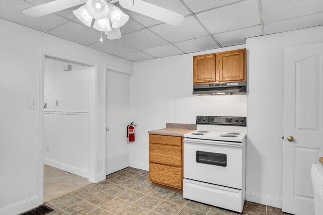 Building Photo - 2 bedroom 1 bathroom located in the heart of Carlisle