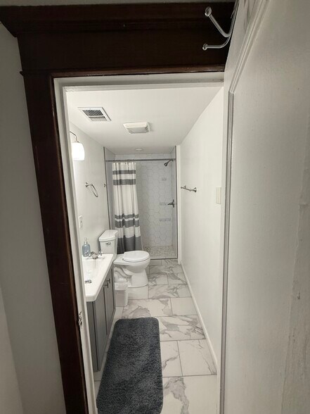 Building Photo - 3704 Jefferson St