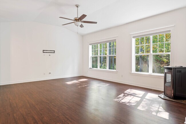 Building Photo - 22395 Arbor Cir