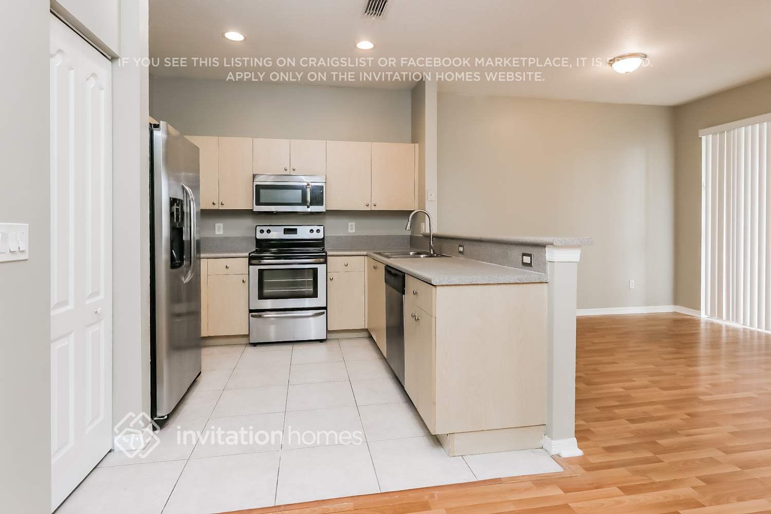 Building Photo - 215 River Bluff Ln