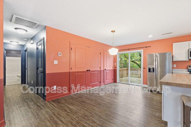 Building Photo - 3104 Husky Way