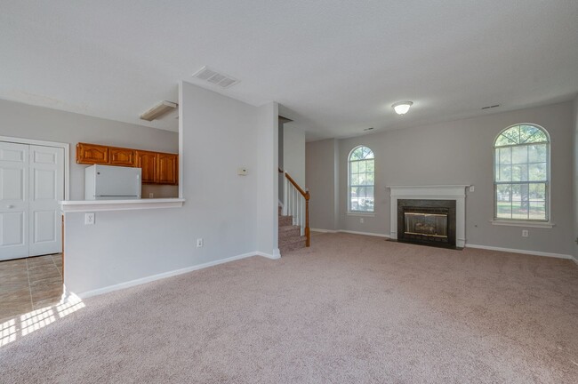 Building Photo - 1st Floor Primary Bedroom - Kiln Creek