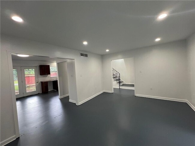 Building Photo - 7702 Belcrest Pl