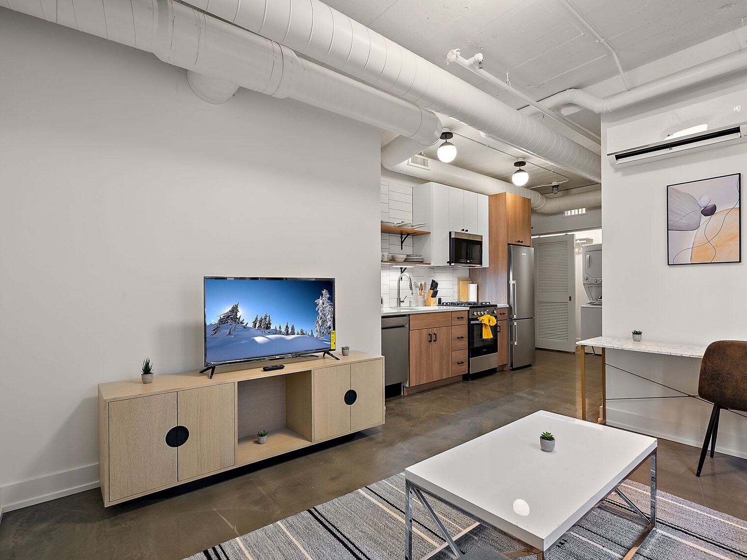 Building Photo - 608 N 3rd Ave