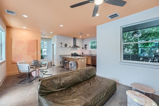 Building Photo - 7311 Providence Ave