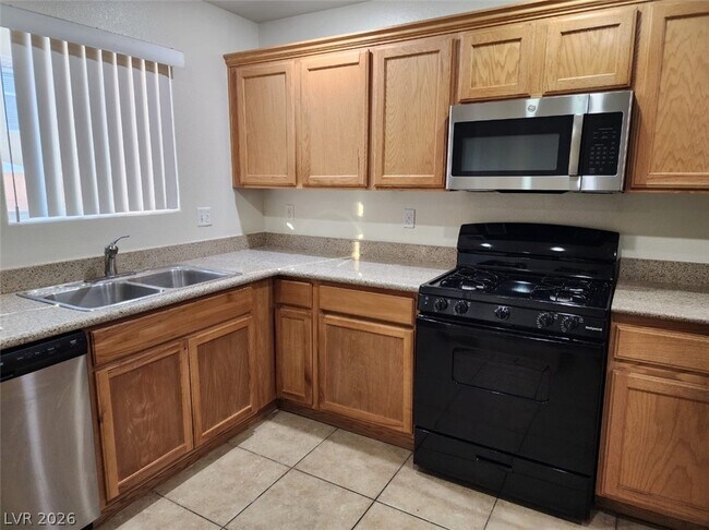 Building Photo - 11901 Fairfax Ridge St