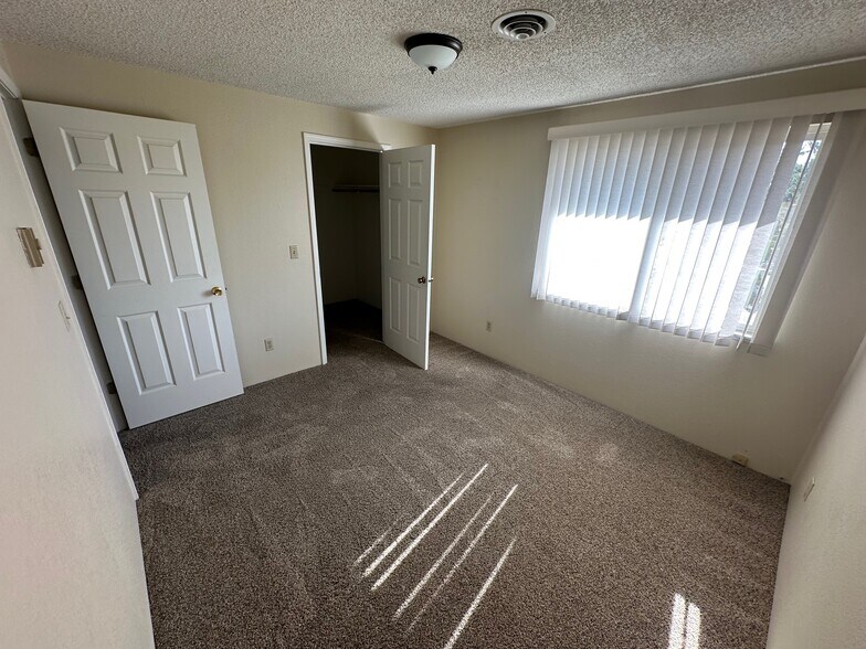 Bedroom (1) - 1103 SE Excalibur Dr