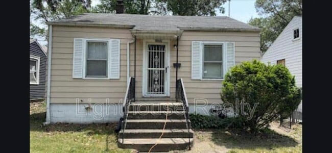 Primary Photo - 6827 E 4th Ave