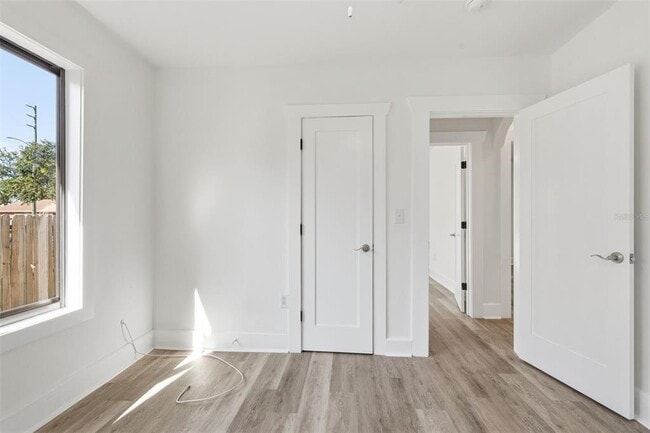 Building Photo - 1326 13th Ave S