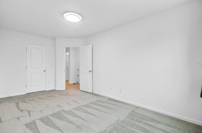 Building Photo - 770 Trotters Ln