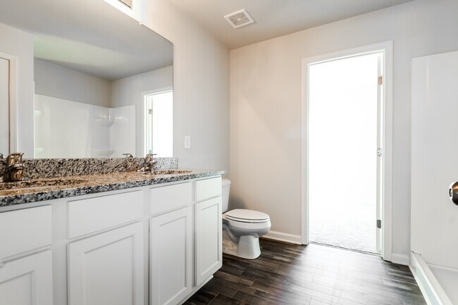 Building Photo - 662 Tacoma Trl