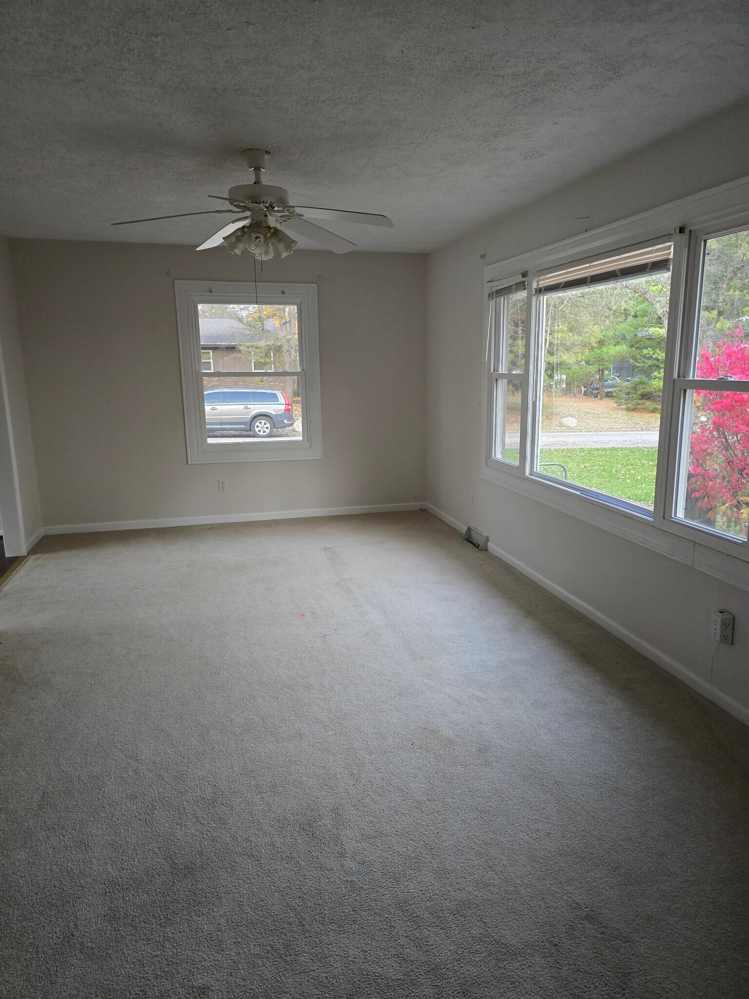 living room - 8570 Country Club Dr