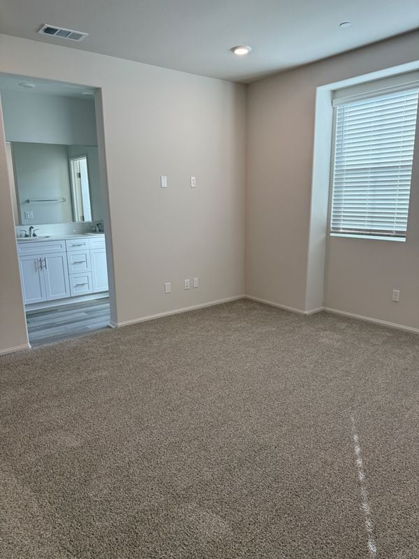 Building Photo - 40451 Melrose Dr
