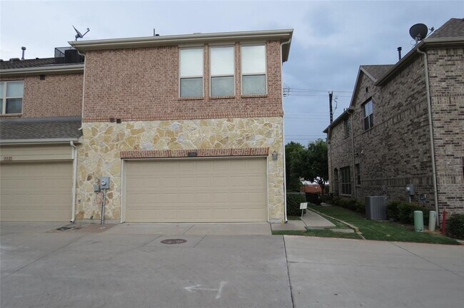 Building Photo - 756 S Greenville Ave