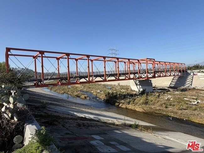 Building Photo - 2445 Harwood St