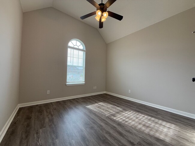 Building Photo - BAYOU VISTA RENTAL HOME 3 BED 2 BATH FENCE...