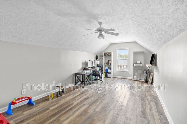 Building Photo - 133 Haywood Dr