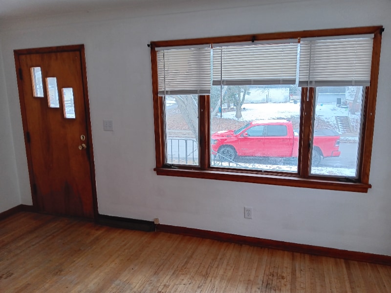 Building Photo - 640 N Summit St