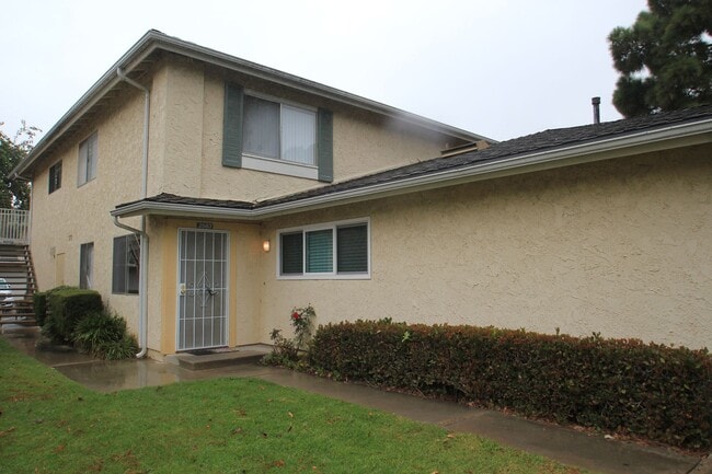 Building Photo - Welcome to this beautifully updated two-story condo