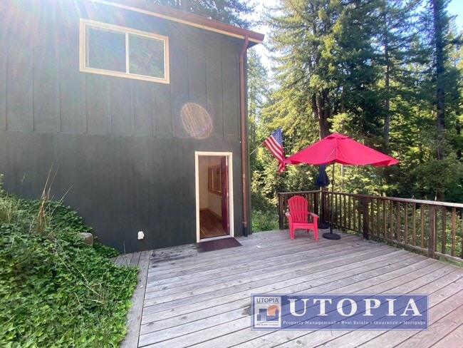 Building Photo - Gorgeous 4-bedroom, 2-bathroom Forest Lake Home with Deck, Office & Scenic Redwood Views