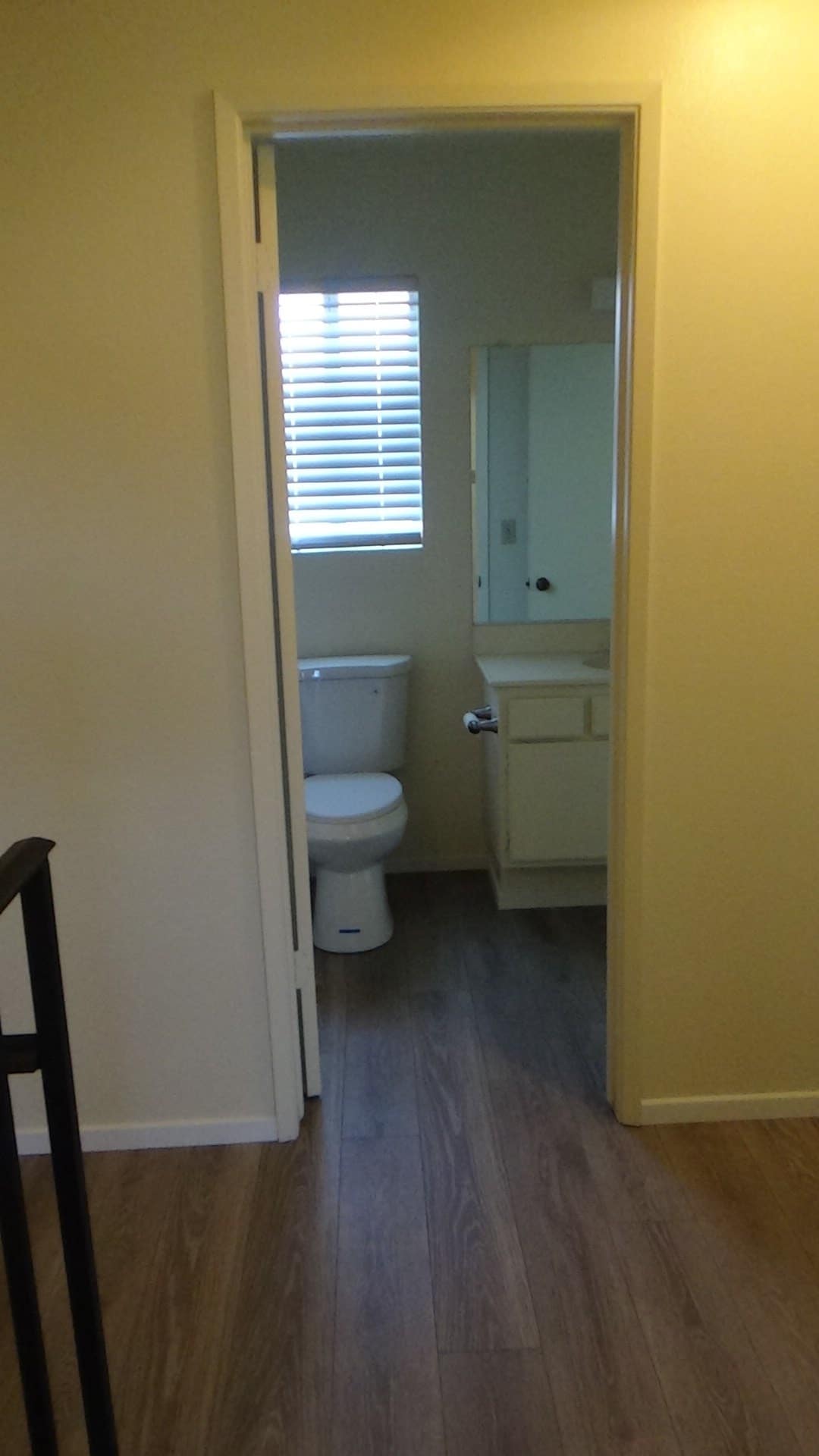 Upstairs Bathroom - 308 W Barton Ave